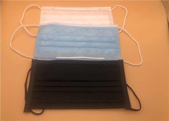 Gancho médico disponible de la máscara de 3 capas que lleva la piel no tejida de la tela amistosa